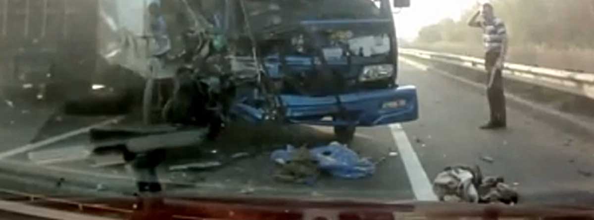 Mad Drivers: Dash Cam Videos of Car Crashes and Road Rage. HD Compilation by Edward Halitsky